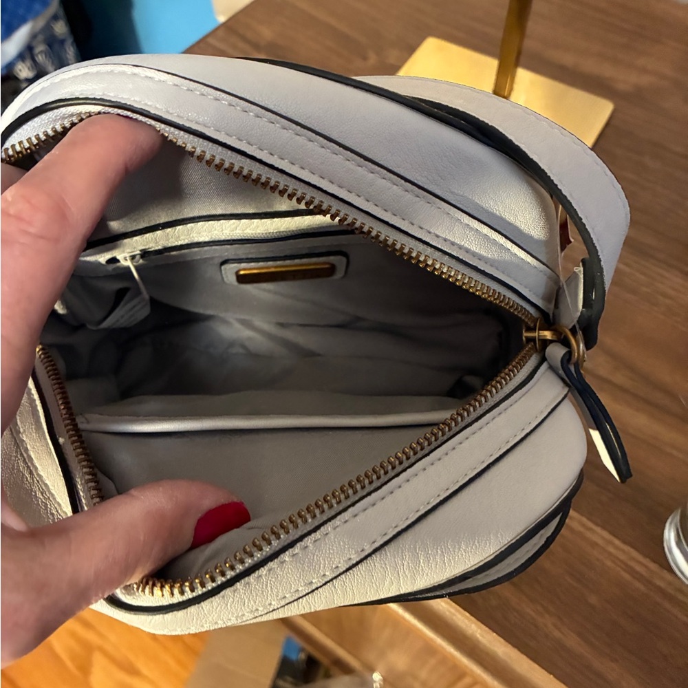 Rosetti White Quilted Dome Crossbody with Gold Logo NWT - Picture 11 of 17